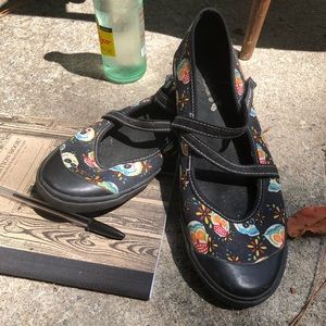 Skechers canvas Día de Muertos Mary Janes 10 GUC